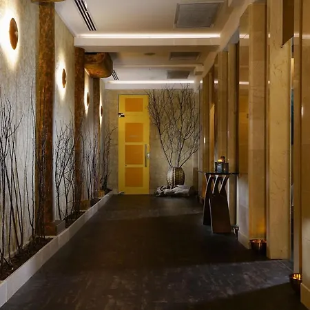 Sheraton & Convention Center Отель 5*
